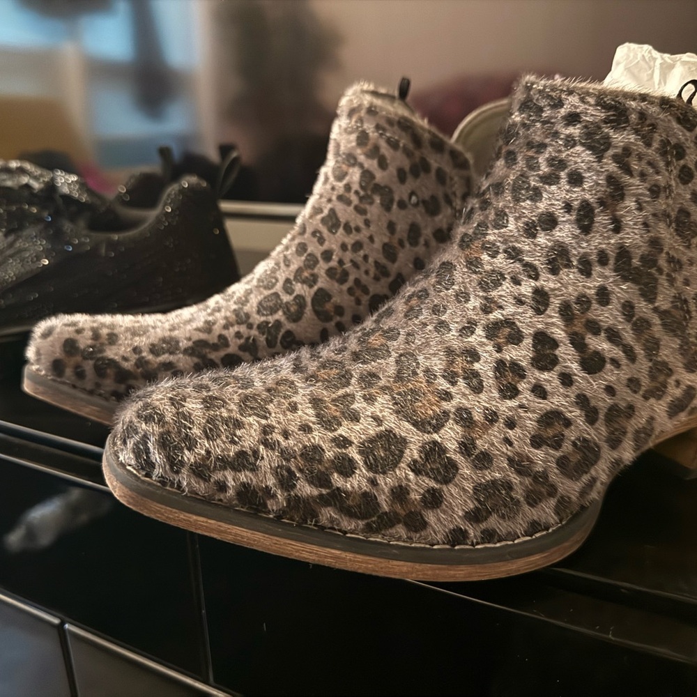 Roper Gray Leopard Print Heeled Boots